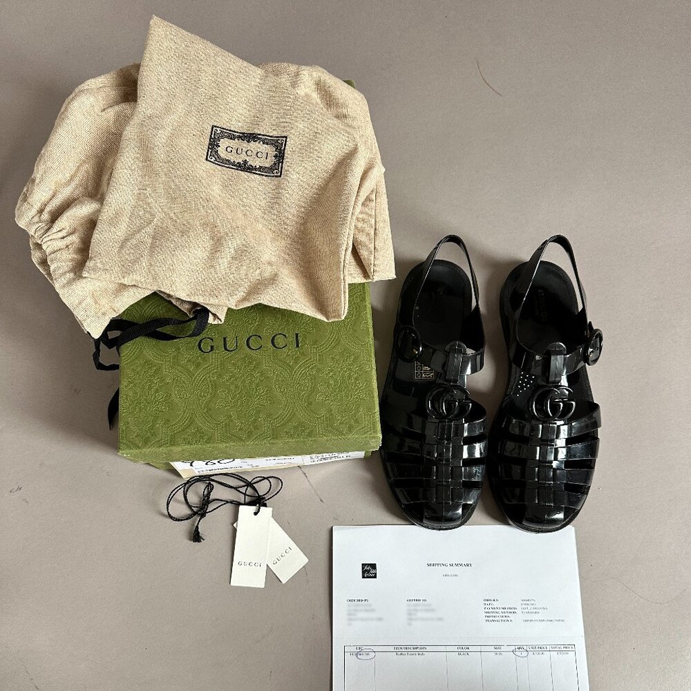 Gucci Shiny Rubber Double G Buckle Strap Sandals Black size 38 euro (7.5 US)
